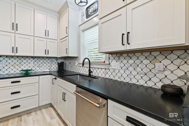 711 Deer Avenue, Daphne, AL 36526