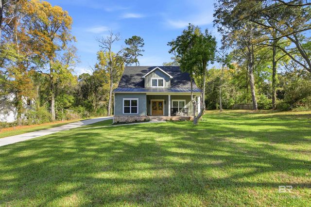 711 Deer Avenue, Daphne, AL 36526