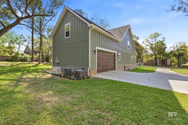 711 Deer Avenue, Daphne, AL 36526