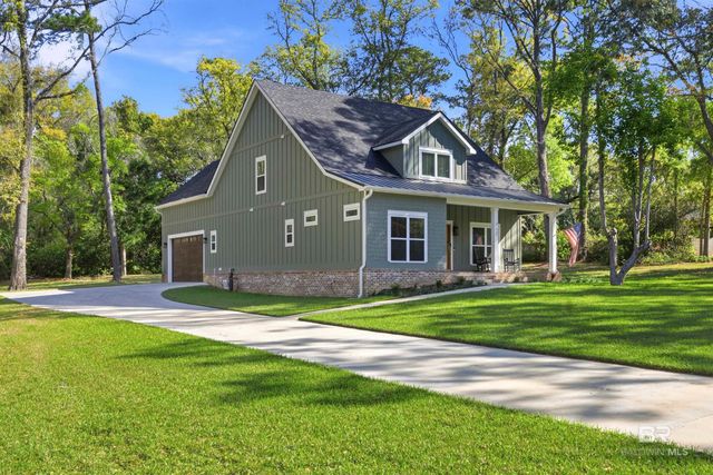 711 Deer Avenue, Daphne, AL 36526