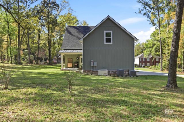 711 Deer Avenue, Daphne, AL 36526