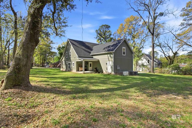 711 Deer Avenue, Daphne, AL 36526