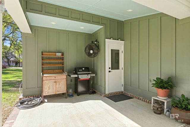 711 Deer Avenue, Daphne, AL 36526