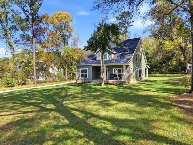 711 Deer Avenue, Daphne, AL 36526