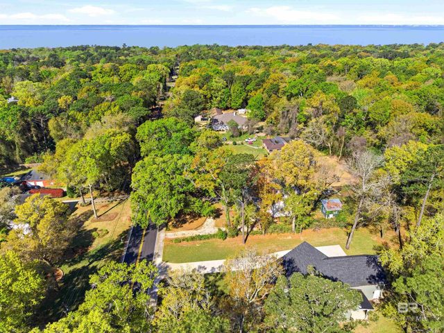 711 Deer Avenue, Daphne, AL 36526