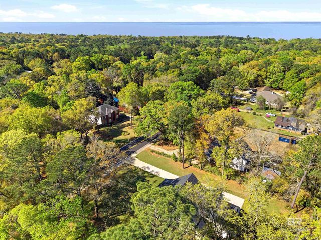 711 Deer Avenue, Daphne, AL 36526