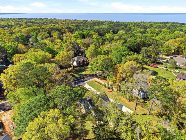 711 Deer Avenue, Daphne, AL 36526