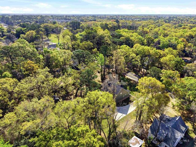 711 Deer Avenue, Daphne, AL 36526