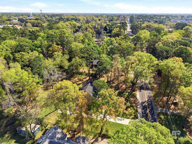 711 Deer Avenue, Daphne, AL 36526