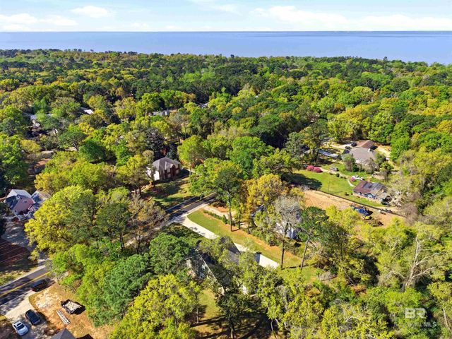 711 Deer Avenue, Daphne, AL 36526