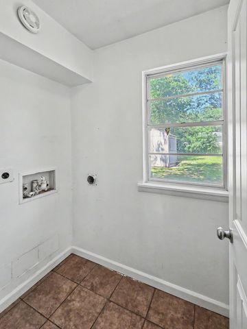 1033 E Villa Marie Street, Springfield, MO 65803