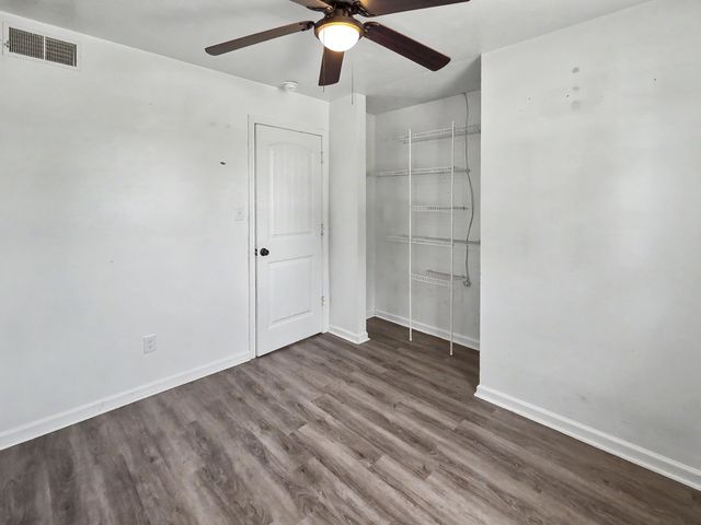 1033 E Villa Marie Street, Springfield, MO 65803