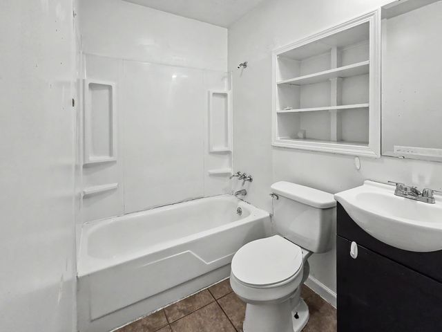 1033 E Villa Marie Street, Springfield, MO 65803