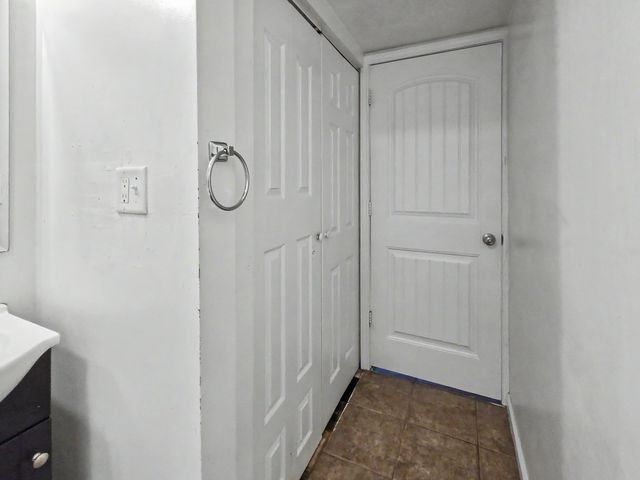 1033 E Villa Marie Street, Springfield, MO 65803