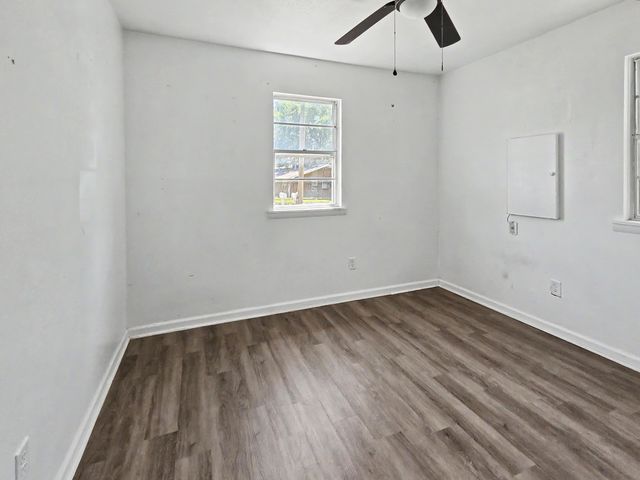 1033 E Villa Marie Street, Springfield, MO 65803