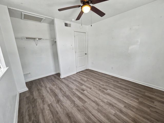 1033 E Villa Marie Street, Springfield, MO 65803