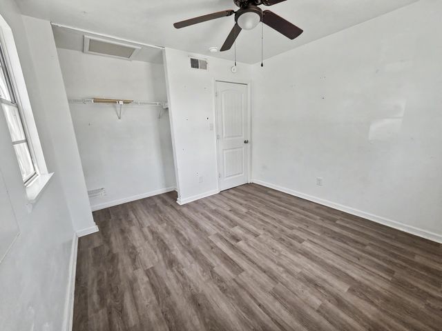 1033 E Villa Marie Street, Springfield, MO 65803