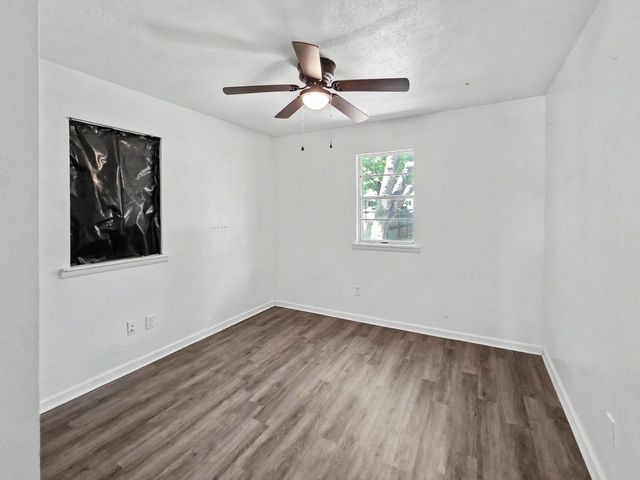 1033 E Villa Marie Street, Springfield, MO 65803