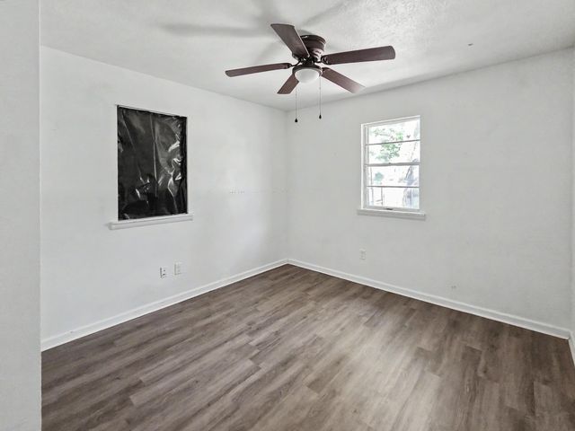 1033 E Villa Marie Street, Springfield, MO 65803