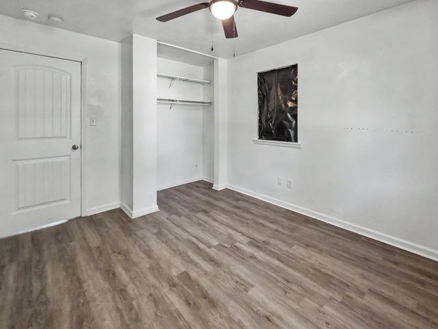 1033 E Villa Marie Street, Springfield, MO 65803