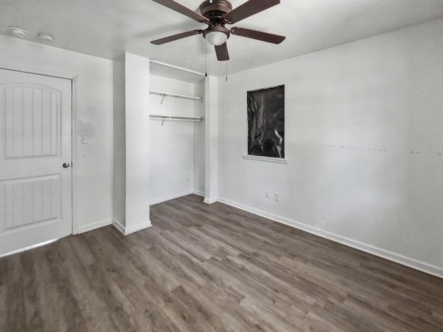 1033 E Villa Marie Street, Springfield, MO 65803