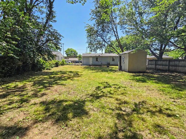 1033 E Villa Marie Street, Springfield, MO 65803