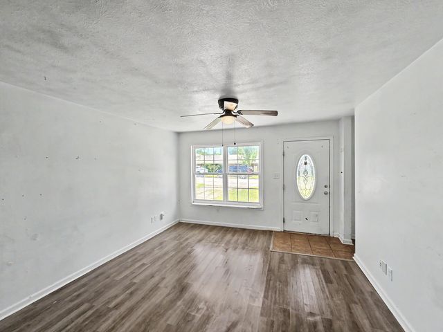 1033 E Villa Marie Street, Springfield, MO 65803