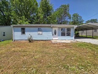 1033 E Villa Marie Street, Springfield, MO 65803