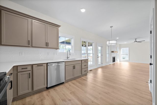 692 Eva Agnes Ave, Clarksville, TN 37042
