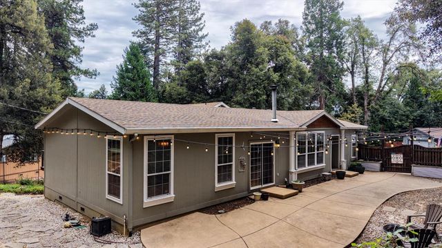 12366 Pawnee Trl, Nevada City, CA 95959