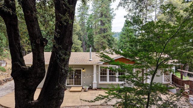 12366 Pawnee Trl, Nevada City, CA 95959