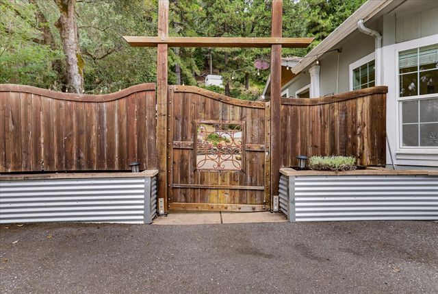 12366 Pawnee Trl, Nevada City, CA 95959