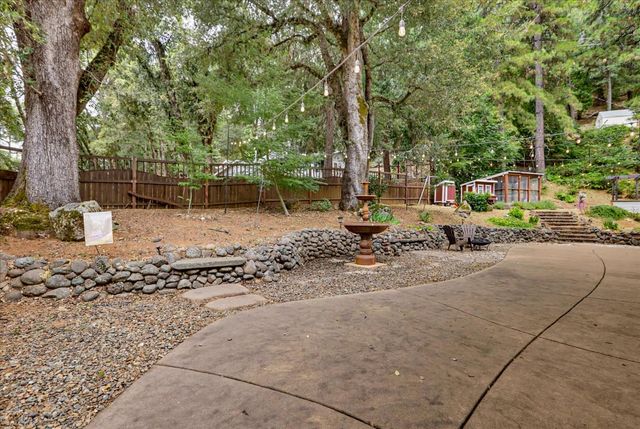 12366 Pawnee Trl, Nevada City, CA 95959