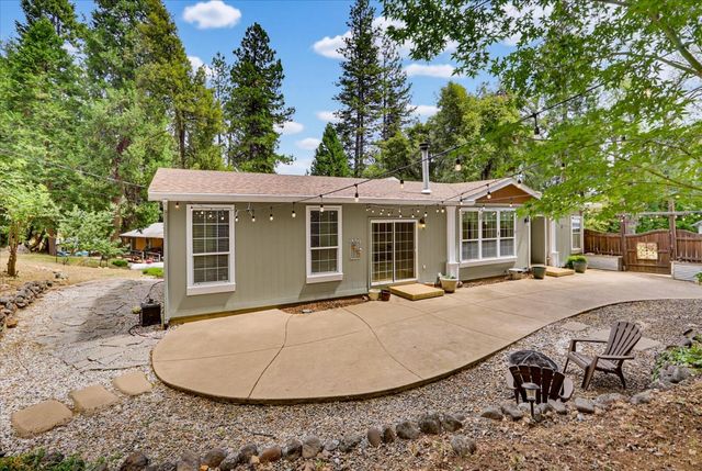 12366 Pawnee Trl, Nevada City, CA 95959