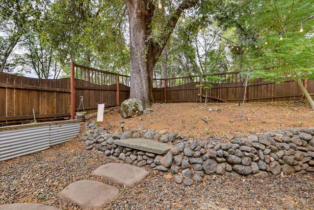12366 Pawnee Trl, Nevada City, CA 95959