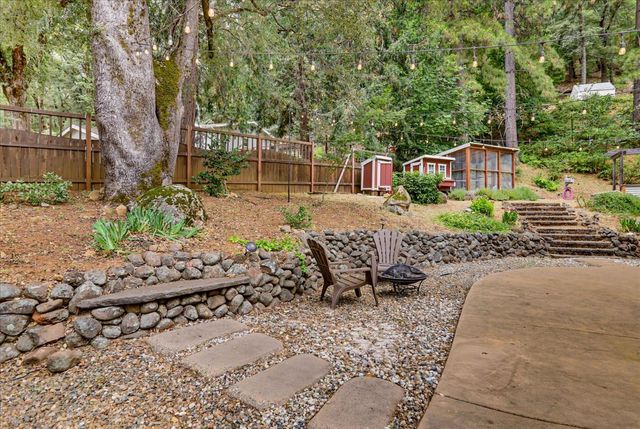 12366 Pawnee Trl, Nevada City, CA 95959