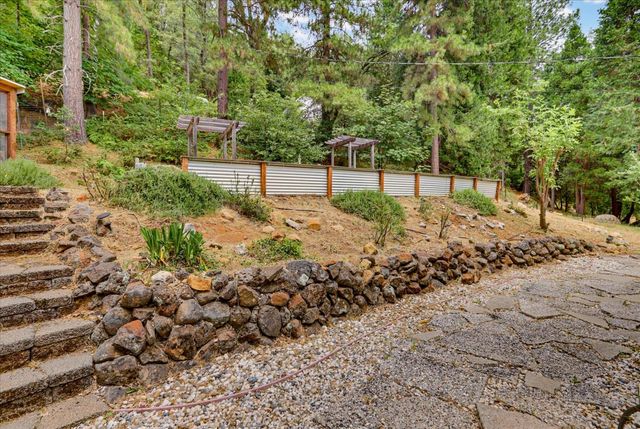 12366 Pawnee Trl, Nevada City, CA 95959