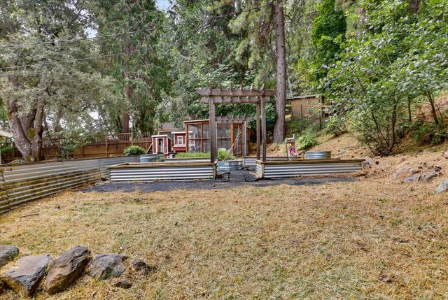 12366 Pawnee Trl, Nevada City, CA 95959