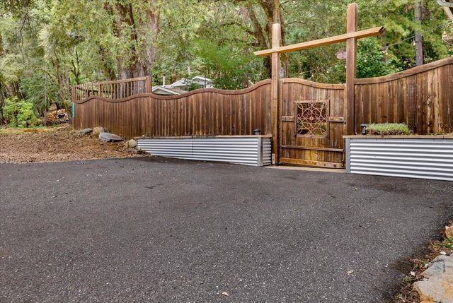12366 Pawnee Trl, Nevada City, CA 95959