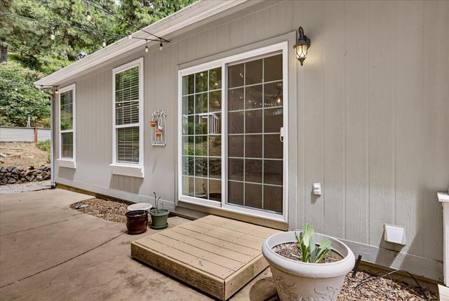 12366 Pawnee Trl, Nevada City, CA 95959