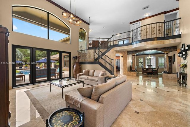 2982 E Lake Vista Cir, Davie, FL 33328