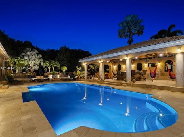 2982 E Lake Vista Cir, Davie, FL 33328