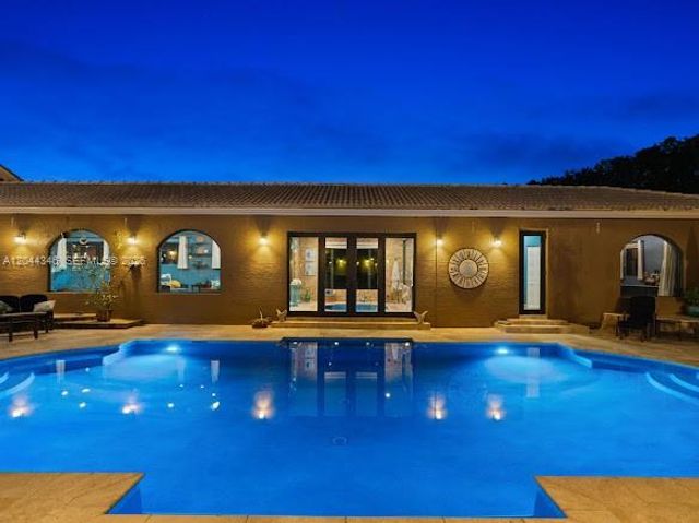 2982 E Lake Vista Cir, Davie, FL 33328