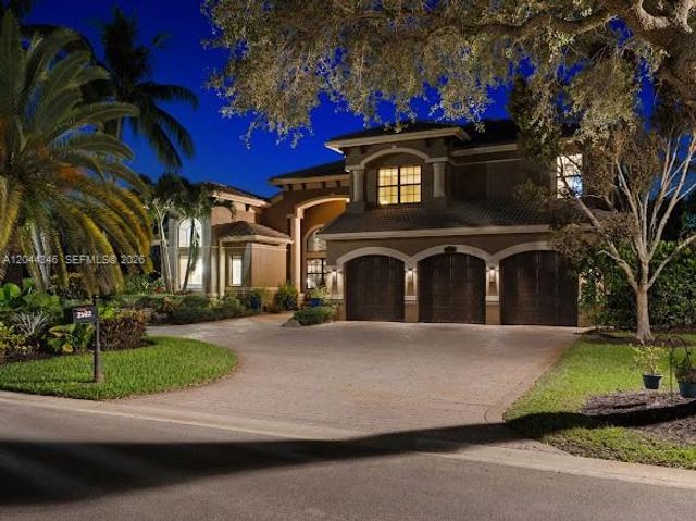 2982 E Lake Vista Cir, Davie, FL 33328