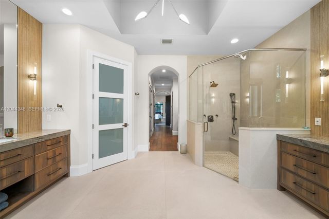 2982 E Lake Vista Cir, Davie, FL 33328