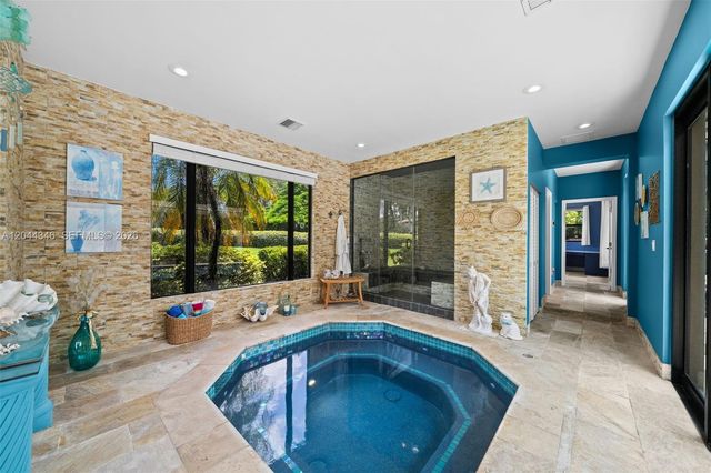 2982 E Lake Vista Cir, Davie, FL 33328