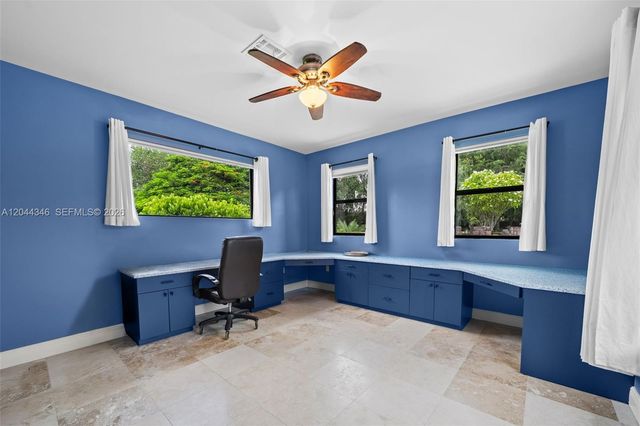2982 E Lake Vista Cir, Davie, FL 33328