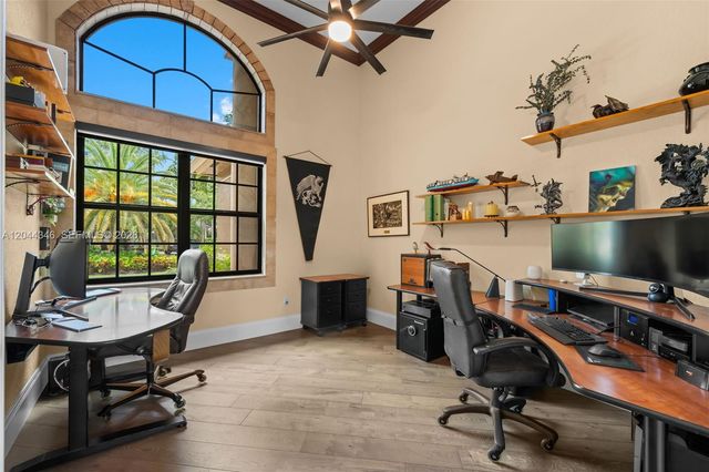 2982 E Lake Vista Cir, Davie, FL 33328