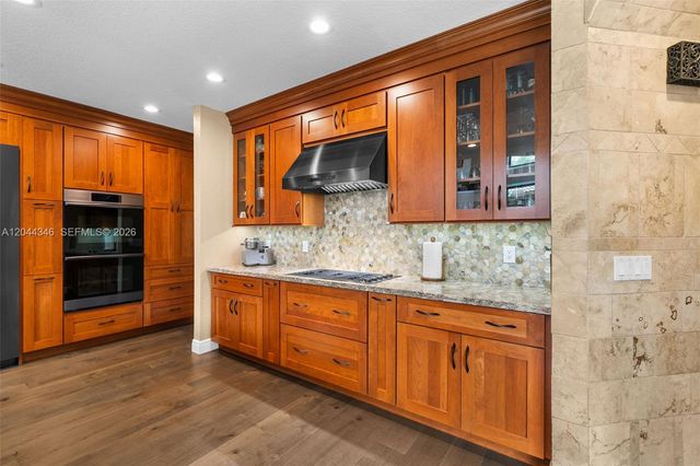 2982 E Lake Vista Cir, Davie, FL 33328