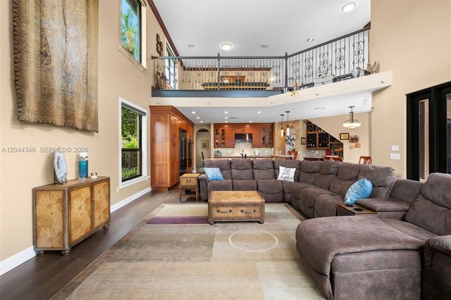 2982 E Lake Vista Cir, Davie, FL 33328